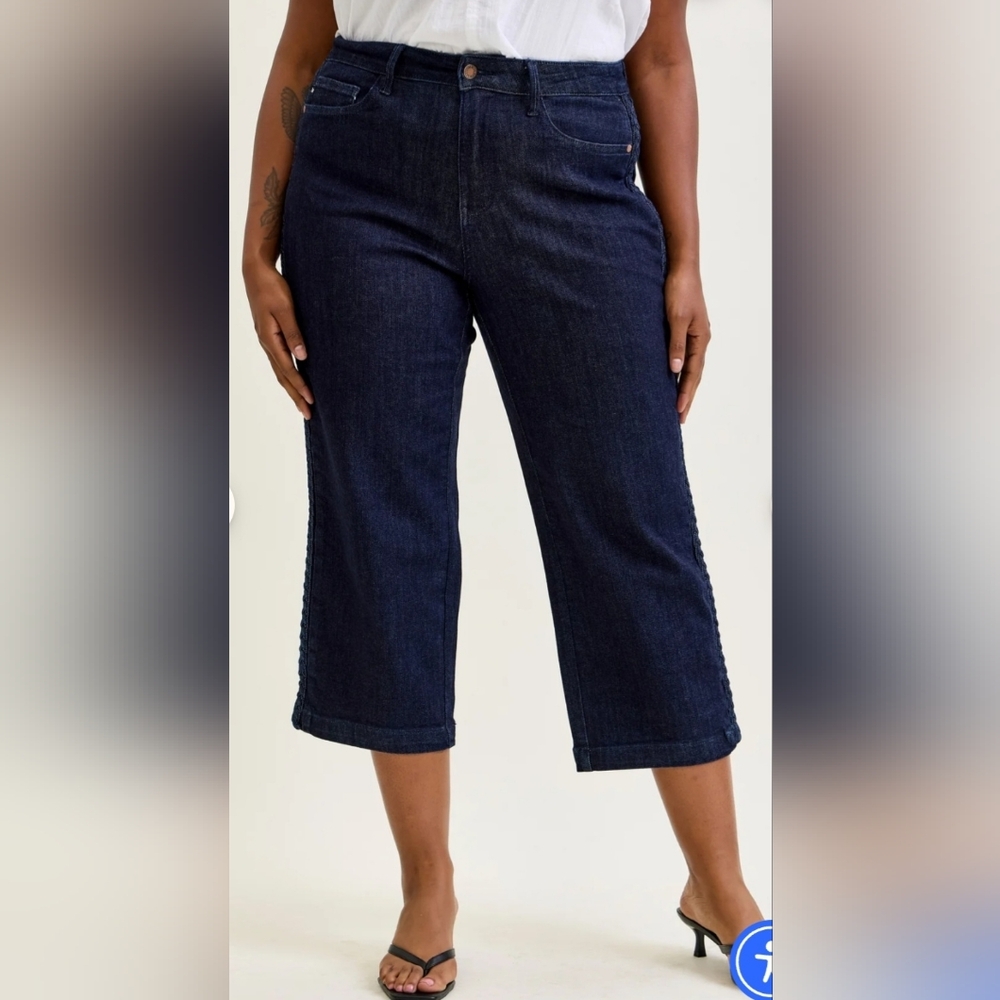 Judy Blue Cropped Wide-Leg Jeans